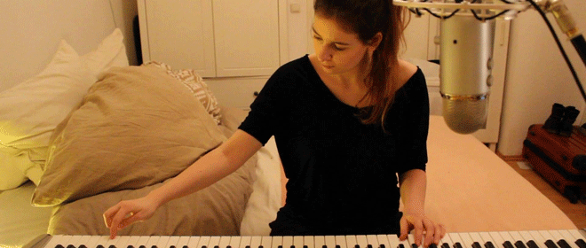   Musik überreden | Eine Bettgeschichte mit der Singer/Songwriterin Juliane Moll  