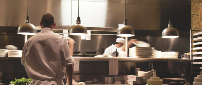   Der Personalmangel beutelt die Gastroszene | Was hilft? Faire Preise, faire Löhne und weniger Bürokratie  