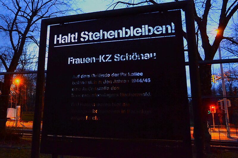 Gedenktafel (Frauen-KZ-Außenlager an der Parkallee)