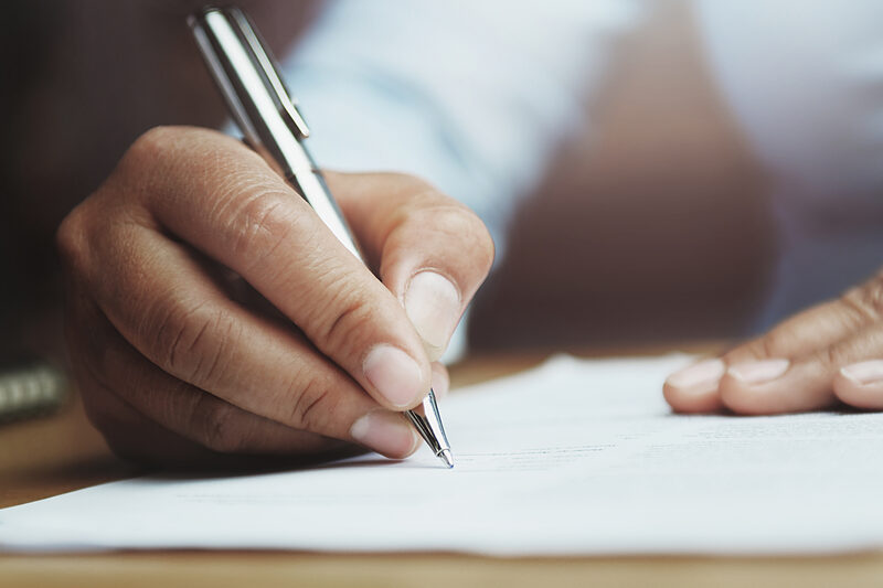 »Im besten Fall steht am Ende ein Verlagsvertrag« | Neues Förderprogramm für begabte Schreibende aus Sachsen startet
