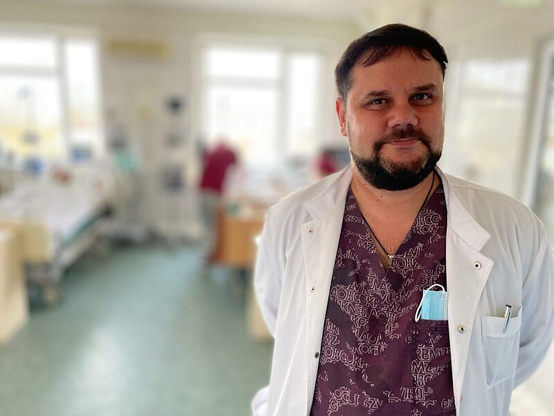 »Hier hilft jeder jedem« | Der Leiter der Intensivstation im Krankenhaus in Kyiv berichtet von seinem Alltag