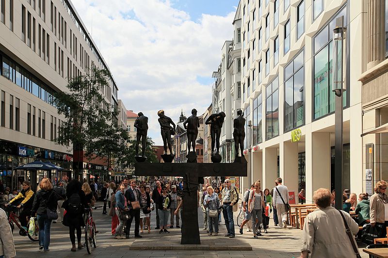   Stets ausgebucht: kostenlose Stadtführungen für ukrainische Geflüchtete | Geflüchtete lernen Leipzig kennen und bekommen praktische Tipps  