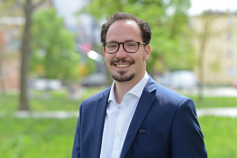 »Menschen genießen es, sich mal nicht erklären zu müssen« | Alexander Naß hat für seine Arbeit in der Gruppe »TransGenderTown« die goldene Ehrennadel erhalten