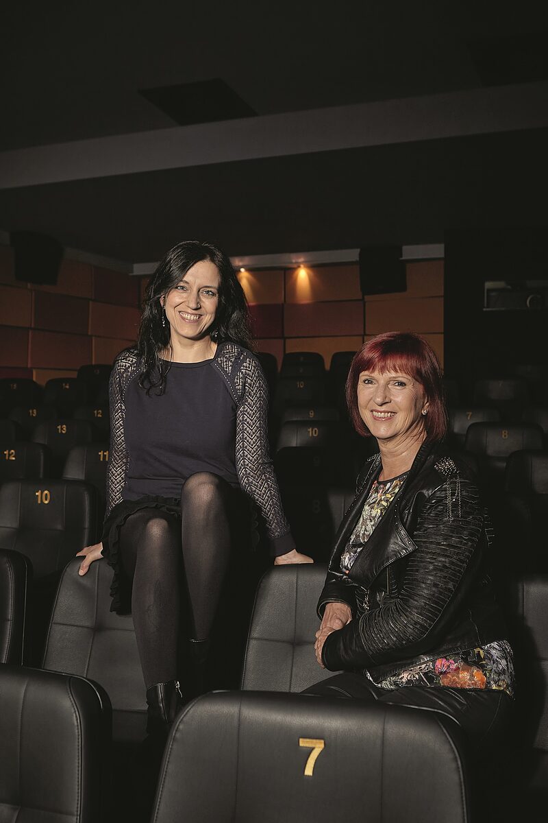 »Es ist nicht immer alles geschmeidig gelaufen an der Kino-Front« | Petra und Kristin Klemann über Kinos in Leipzig, Mütter und Töchter – und Zwergkaninchen