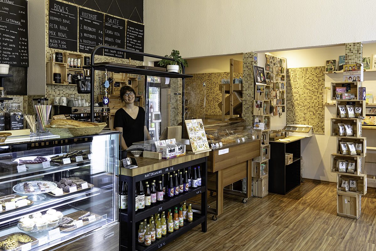   Kaffee, Gebäck und Geschenke | Das Café Kamun in der Jahnallee  