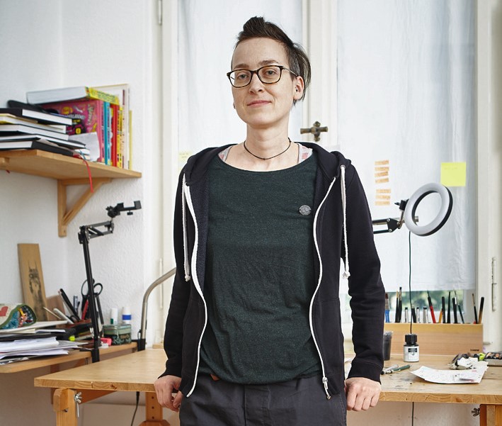 »Ich wollte nie nach Leipzig« | Die preisgekrönte Comic-Autorin Josephine Mark im Interview des Monats