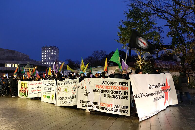 Demo gegen türkischen Angriff auf Kurdistan | In Leipzig demonstrieren verschiedene Gruppen für die Freiheit Kurdistans