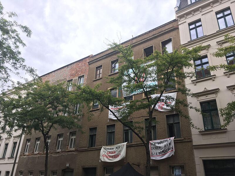 Schuldspruch für Hausbesetzer | Angeklagte wegen Hausfriedensbruch in der Ludwigsstraße verurteilt