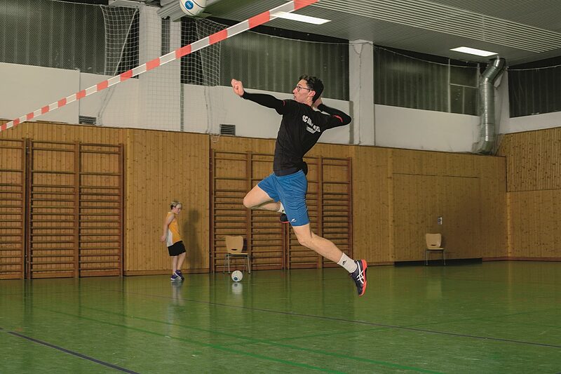 »Der Faustball hat das Zeug dazu, wieder was Großes zu werden.« | Probetraining beim DHfK Leipzig