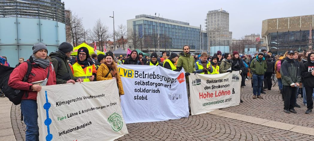   Strategischer Schulterschluss | Fridays for Future und LVB streiken zusammen  