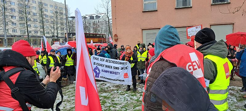 Streik im Sozial- und Erziehungsdienst am Weltfrauentag | Forderungen nach gerechtem Lohn und besseren Arbeitsbedingungen