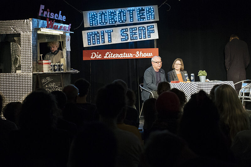 Was also ist Österreich? | Das Gastland der Leipziger Buchmesse bringt Senf, Dosenbier und Würstchen nach Leipzig