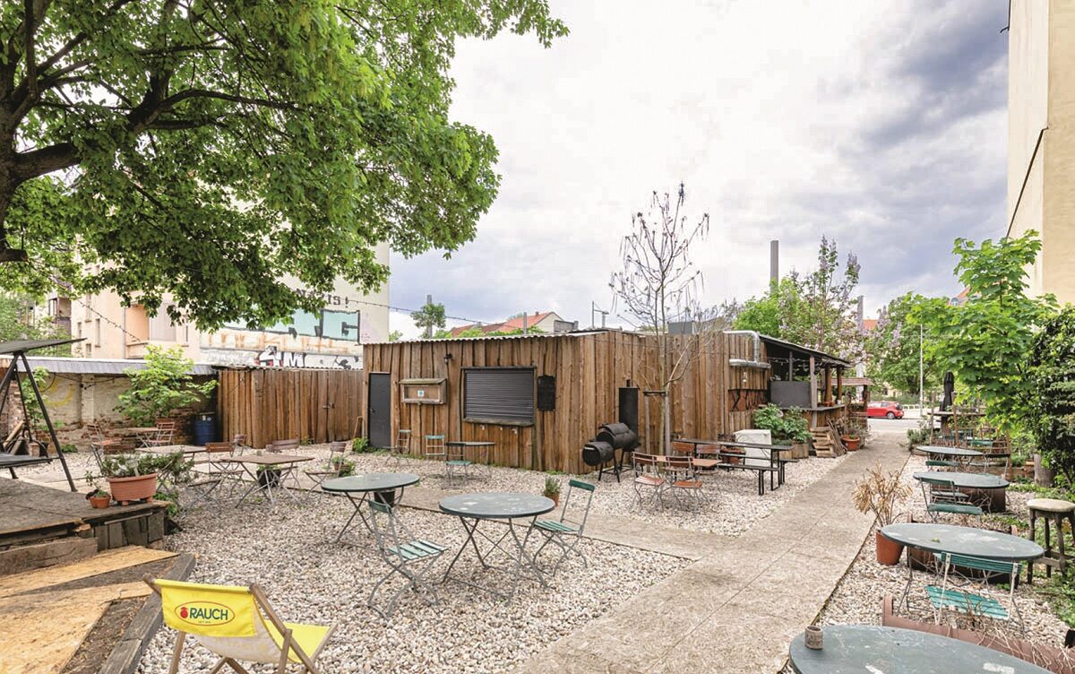   Draußen sitzen | Der Südgarten in Connewitz ist ein lauschiger Ort  