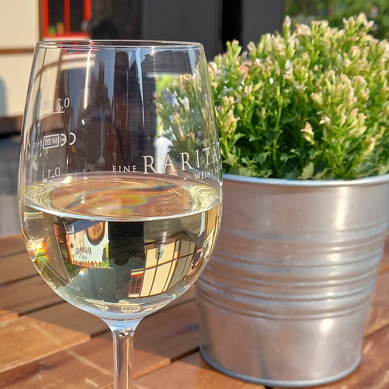 Entspannt Wein trinken | Noch bis zum Sonntag findet auf dem Markt das Leipziger Weinfest statt