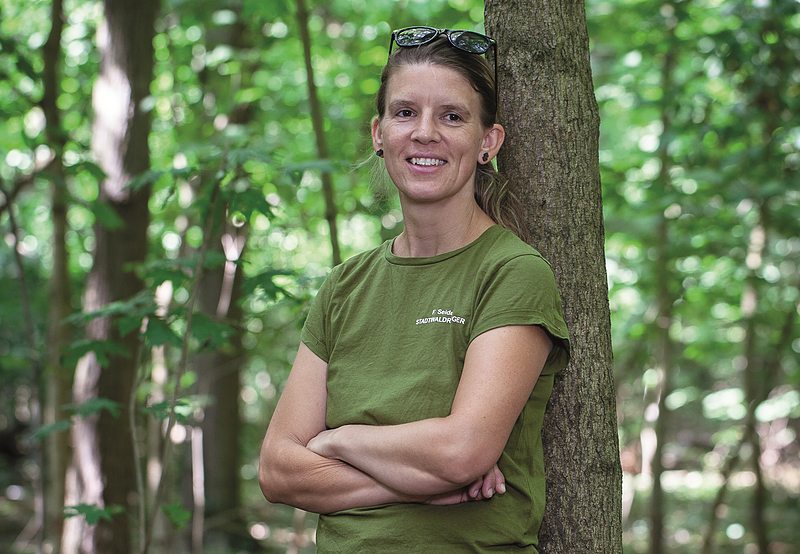 »Im Wald sind wir Menschen nur zu Gast« | Stadtwaldrangerin Franka Seidel über Artenvielfalt, Polizeibefugnisse und die Dinge der Natur