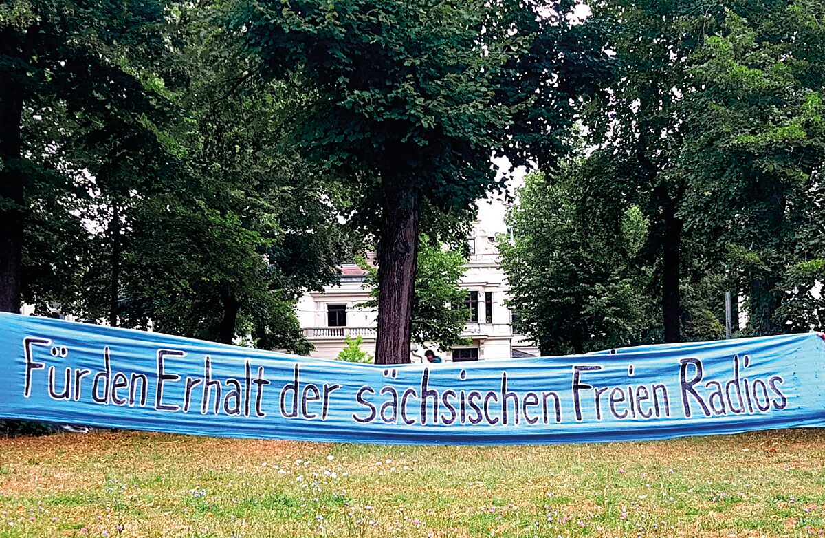   Aufdrehen oder abdrehen | Freie Radios in Sachsen geraten durch Entscheidungen des Medienrates unter Druck  