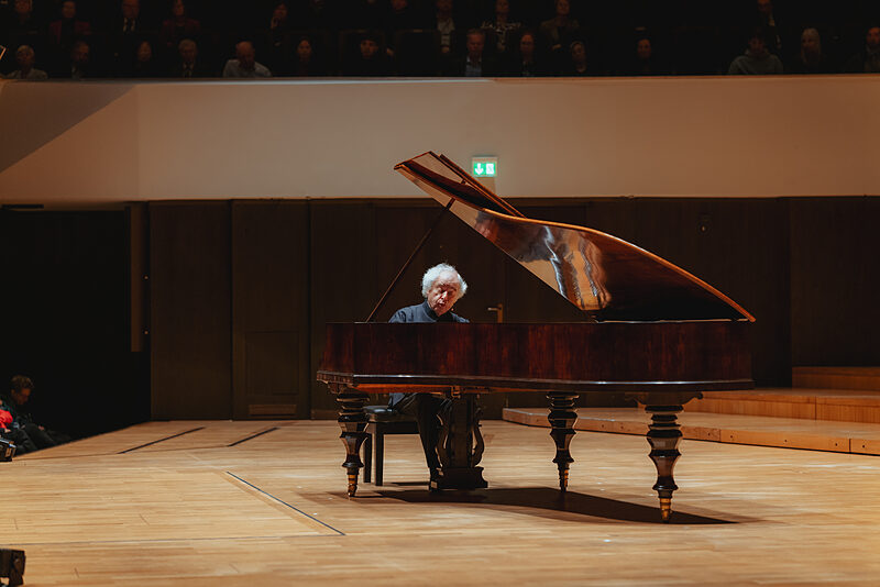 Den Tag mit Bach beginnen | András Schiff eröffnet mit »Hommage à Leipzig« die Mendelssohn-Festtage im Gewandhaus