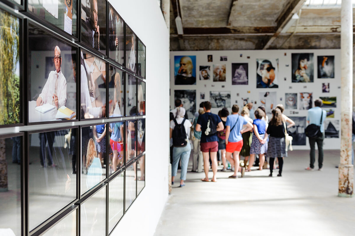  Von Flucht und Fürsorge | Ein Ausblick auf die zehnte Ausgabe des F/Stop-Fotofestivals unter neuer Leitung  