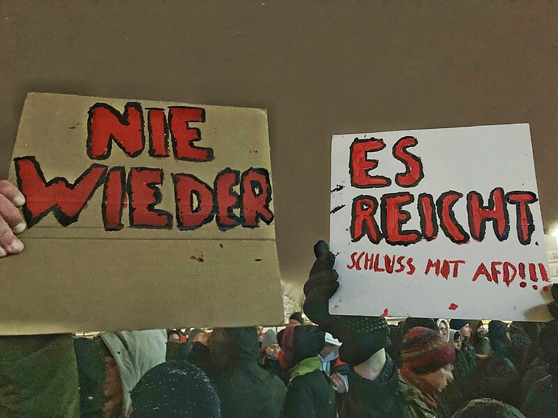 »Nie wieder ist jetzt« | Tausende demonstrieren am Montagabend gegen Rechts