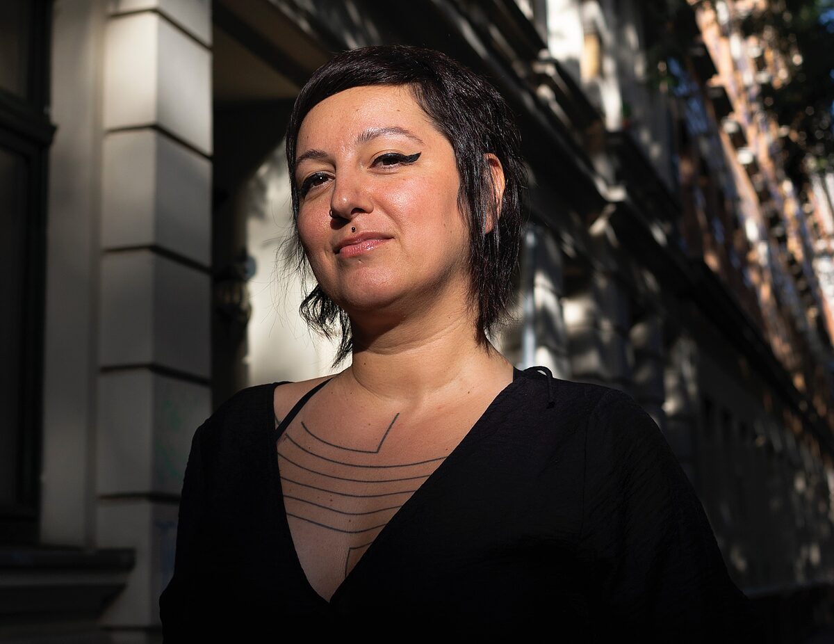   Politik für die Norm-Frau? Nein, danke! | Sibel Schick liest in Leipzig aus ihrem Buch »Weißen Feminismus canceln«  