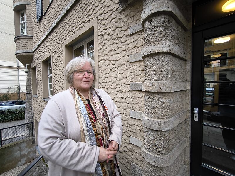 »Erinnern und Demokratiebildung gehen Hand in Hand« | Jutta Stahl-Klimmt vom Ariowitsch-Haus über den Gedenktag für die Opfer des Nationalsozialismus