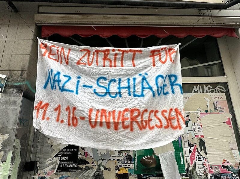 »Wir wollen das nicht kommentarlos hinnehmen« | Protest gegen Schornsteinfeger, der auf Connewitz-Angriff beteiligt war