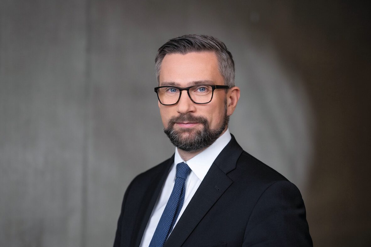   Kämpfen für und gegen Windmühlen | Das SPD-geführte Wirtschaftsministerium von Martin Dulig feiert Investitionen, die trotzdem zu wenig sein könnten  