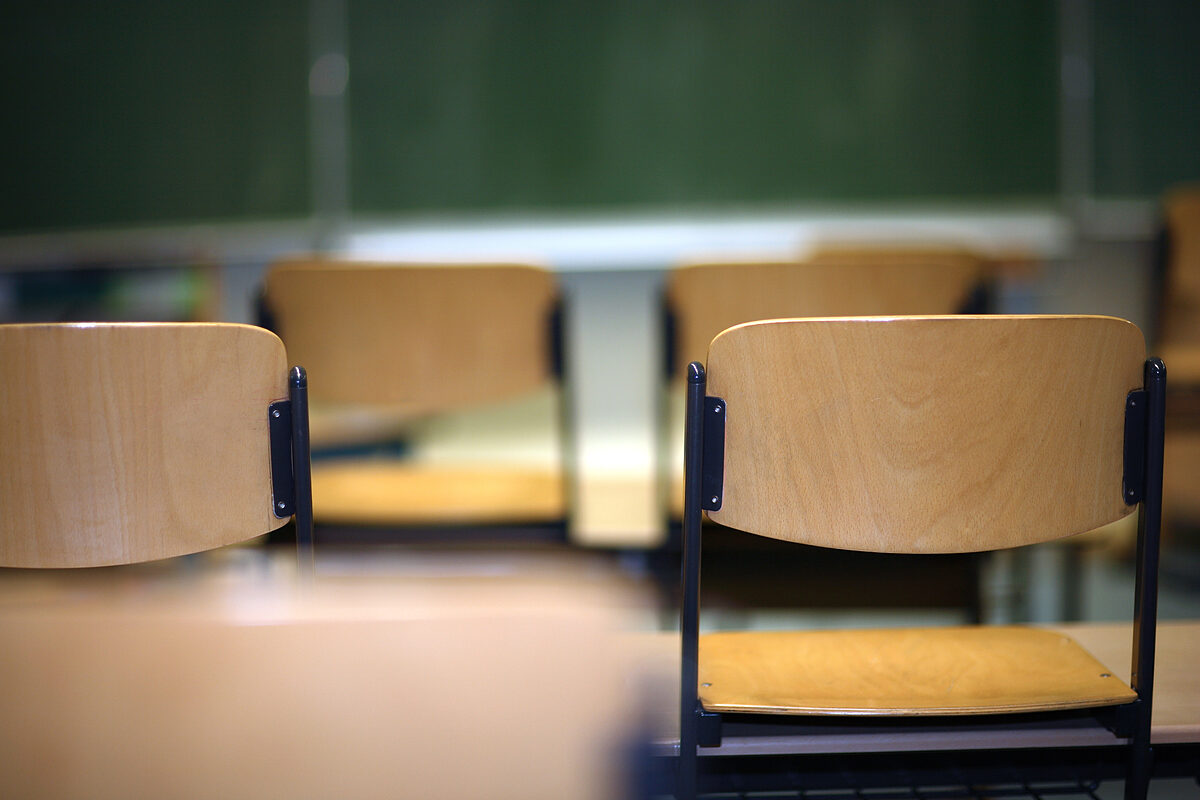   Kein Geld für queere Bildung | Aufgrund einer abgelehnten Förderung muss der Verein RosaLinde Projekte streichen  