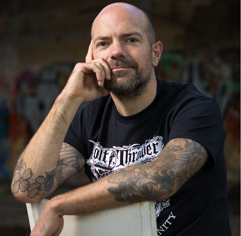 »Die Figuren sind das Wichtigste« | Der Leipziger Autor und Anna-Seghers-Preisträger Johannes Herwig im Interview
