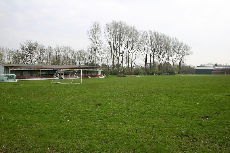 Sie wollen doch nur spielen | Der Zugang zum Amateurfußball wird nichtbinären, trans- und inter-Personen in Sachsen erschwert
