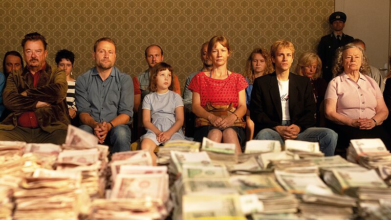 Ich wär so gerne Millionär | »Zwei zu Eins« mit Sandra Hüller erzählt von einem irrwitzigen »Geldraub« in der Nachwendezeit