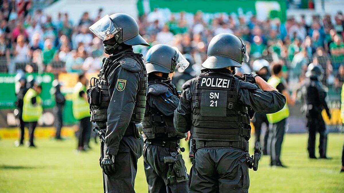   In die nächste Runde | Zweieinhalb Jahre nach den Ausschreitungen beim Spiel zwischen Chemie und Lok Leipzig wurde das bisher mildeste Urteil gefällt – doch beide Seiten gehen in Berufung  