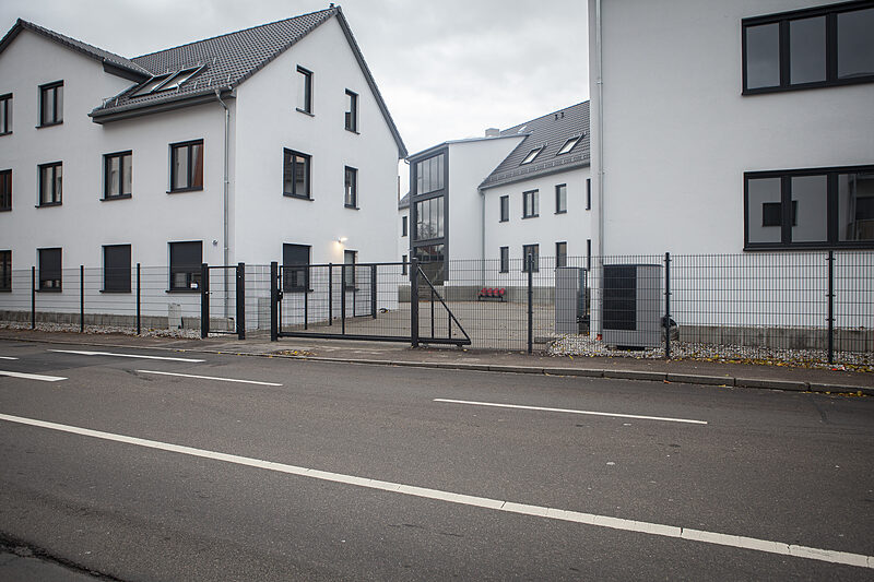 Zwischen Ablehnung und Hoffnung | Tag der offenen Tür im geplanten Heim für Geflüchtete in Thekla