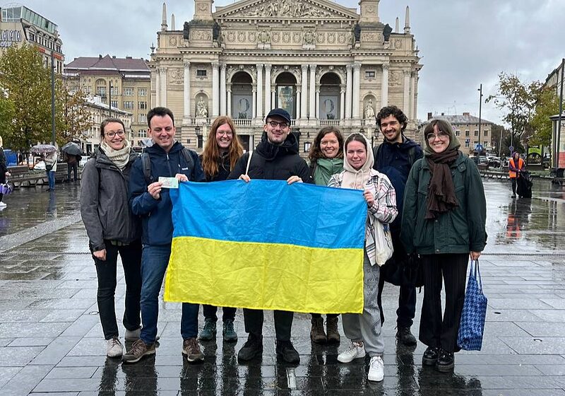 »Je weiter weg wir von Osteuropa sind, desto sicherer sind wir« | Wie Menschen in der Ukraine während des Krieges um einen Alltag und die Zukunft kämpfen – ein Gastbeitrag