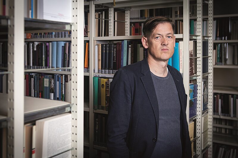 Auf verlorenem Posten | Philipp Graf erzählt mit der Lebensgeschichte von Leo Zuckermann über den Holocaust als Leerstelle in der kommunistischen Bewegung