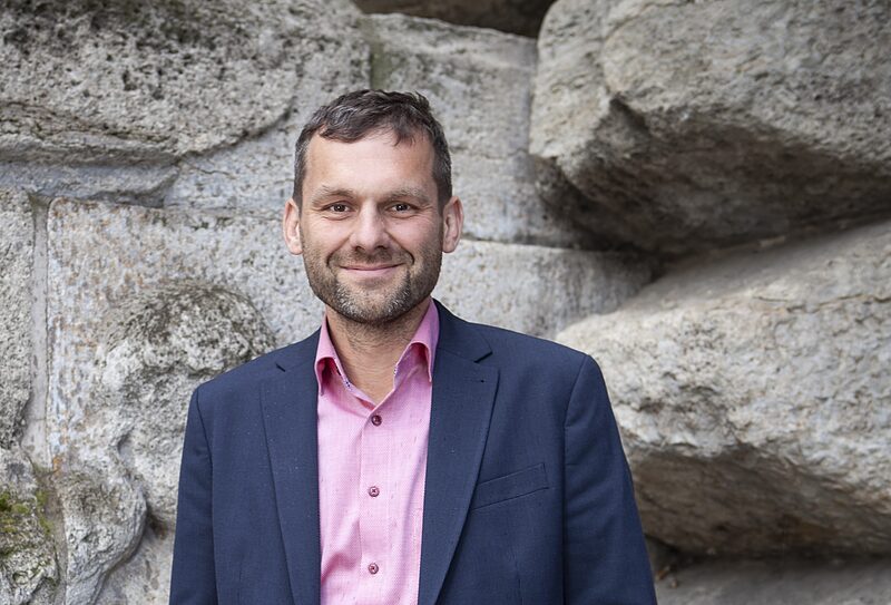 »Es gibt Fraktionen, die den Fortschritt aufhalten wollen« | SPD-Fraktionschef Christopher Zenker zieht sich aus dem Stadtrat zurück – und hadert mit dem Zeitpunkt