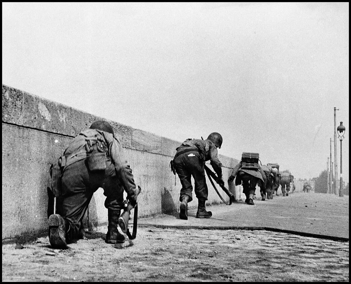   Nie wieder Krieg | Robert Capa und die Befreiung von Leipzig 1945  