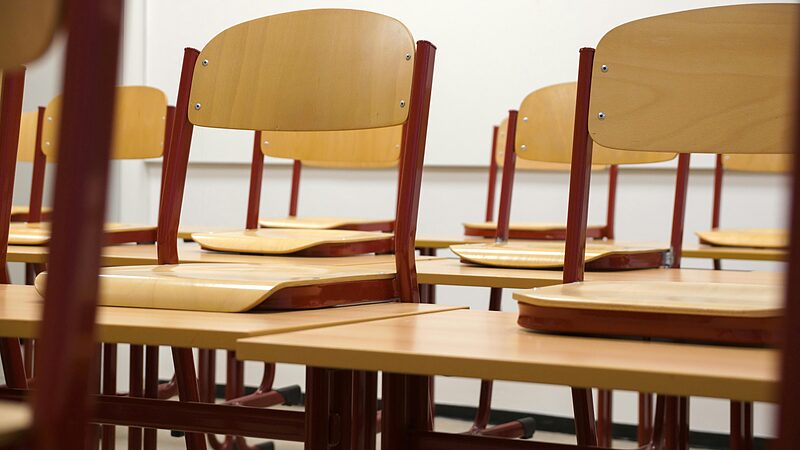 Schulen im Fokus | Eine Podiumsdiskussion zu den Wochen gegen Rassismus offenbart die Realität an sächsischen Schulen