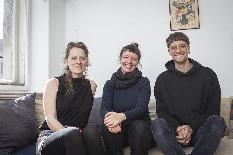 »Ein Ritt durch die Geschichte der männlichen Medizin« | Die Theaterperformance CRASH setzt sich mit Long Covid auseinander