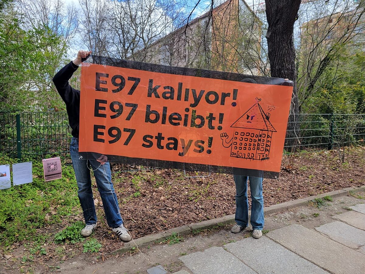   »Es geht um die Existenz« | Drei Räumungsklagen gegen die E97 abgewiesen  