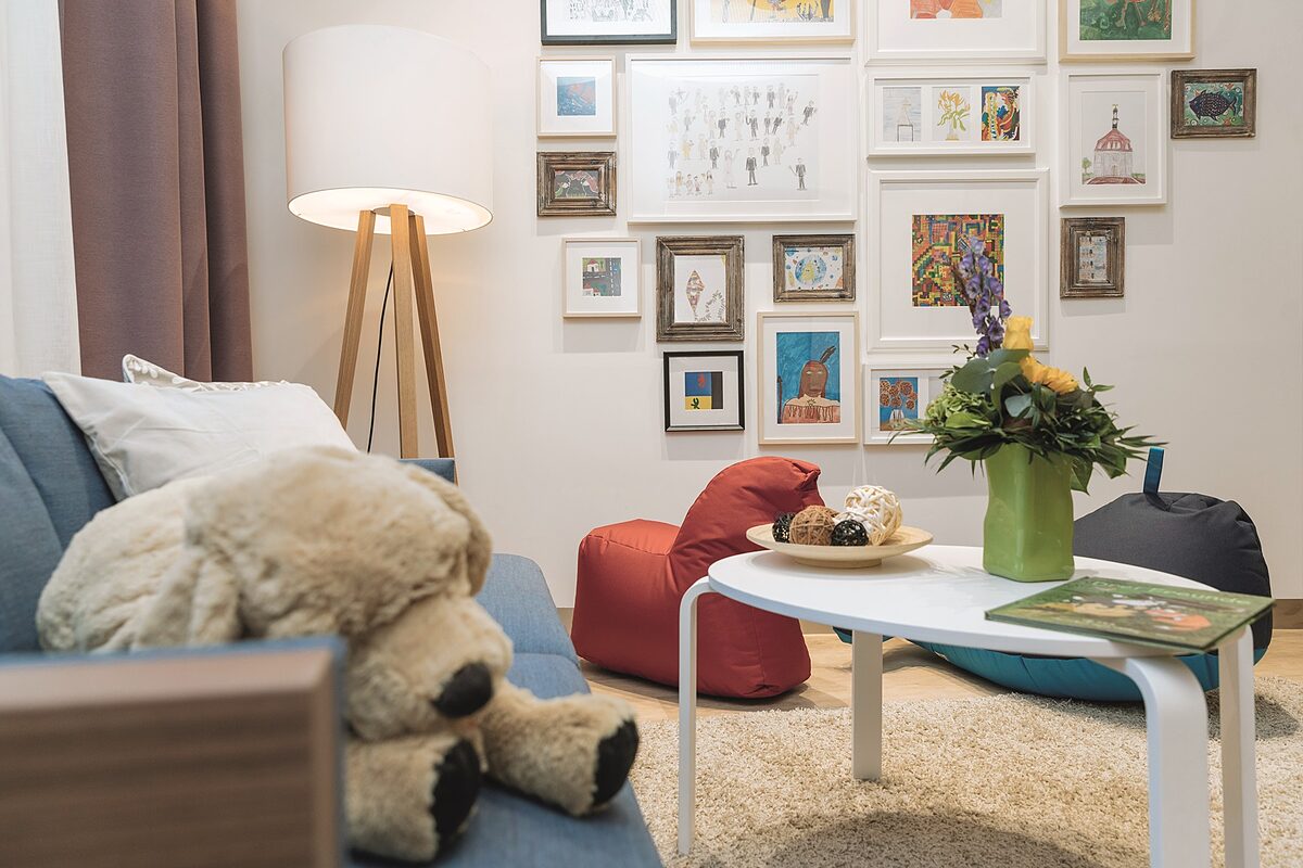   »Es bleibt eben der Papa oder die Mama« | Kinderschutzkoordinatorin Maria Rosenblatt und Kinderarzt Matthias Bernhard über das Leipziger Childhood-Haus, einem Schutzraum für Kinder nach sexuellem Missbrauch  