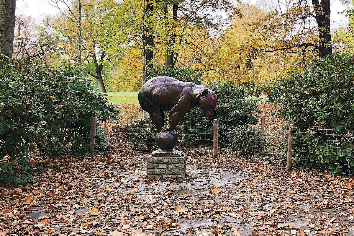   Machs gut, kleiner Bär! | Kunstraub im öffentlichen Raum: Gestohlene Bronzestatuen bleiben vorerst unersetzt  
