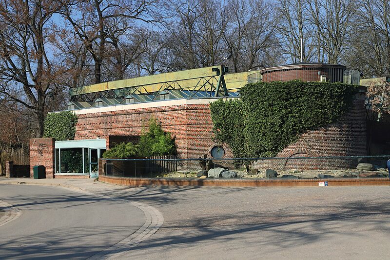 Außenansicht der alten Vogelhalle
