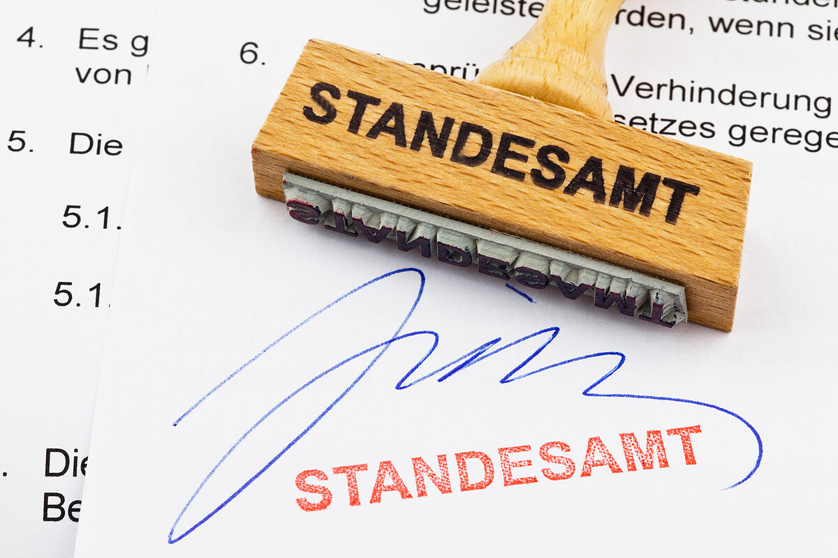   Die Macht der Beamten | Das Leipziger Standesamt hat zwei Kindern die Geburtsurkunden zu Unrecht verwehrt, ein Einzelfall ist das wohl nicht  