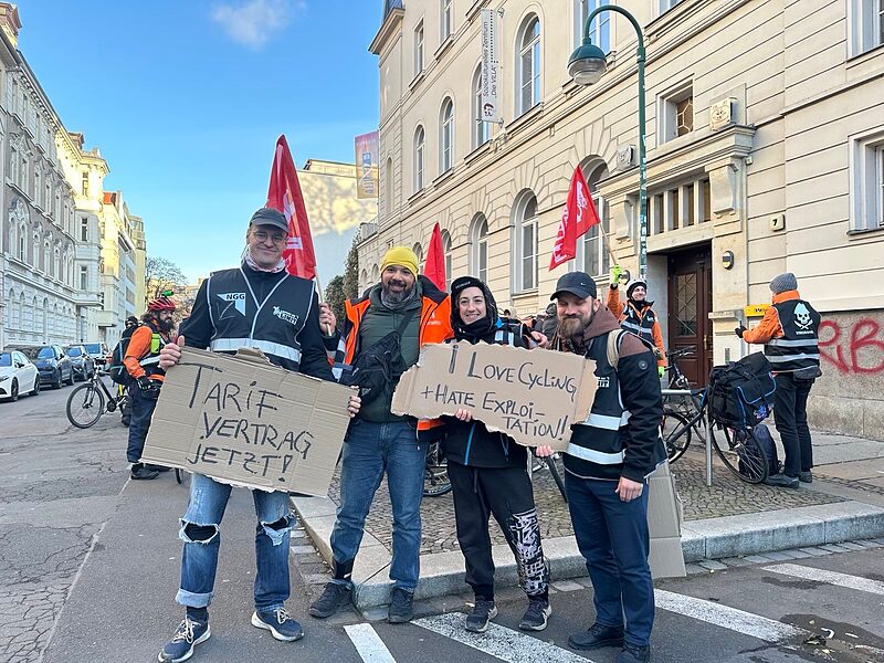 Die Schattenflotte kommt | Lieferando streicht bundesweit Stellen und lagert an Subunternehmen aus - auch in Leipzig formiert sich Widerstand