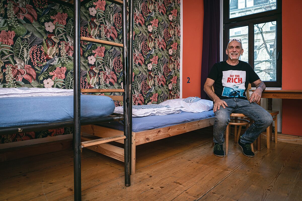   Verschnaufpause vom Überlebensmodus | Das Connewitzer Homeplanet-Hostel öffnet auch in diesem Winter seine Türen für obdachlose  Menschen – und hofft auf Spenden zur Finanzierung  