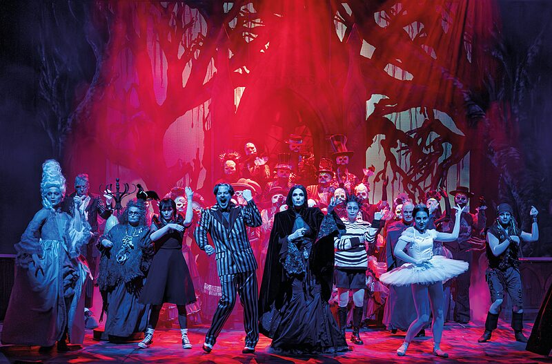 Wundervolle Wurzelbehandlung | »The Addams Family« entfaltet gesellschaftliche Bindekräfte – in zu kleinem Saal