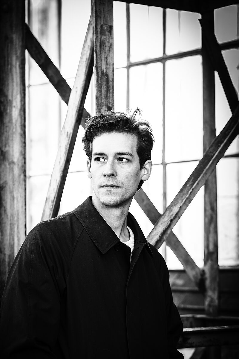 »Musik gibt mir ganz viel, aber nicht unbedingt Geld« | Julius Forster vorm Konzert seiner Band Hotel Rimini auf der Großen Bühne im Schauspielhaus