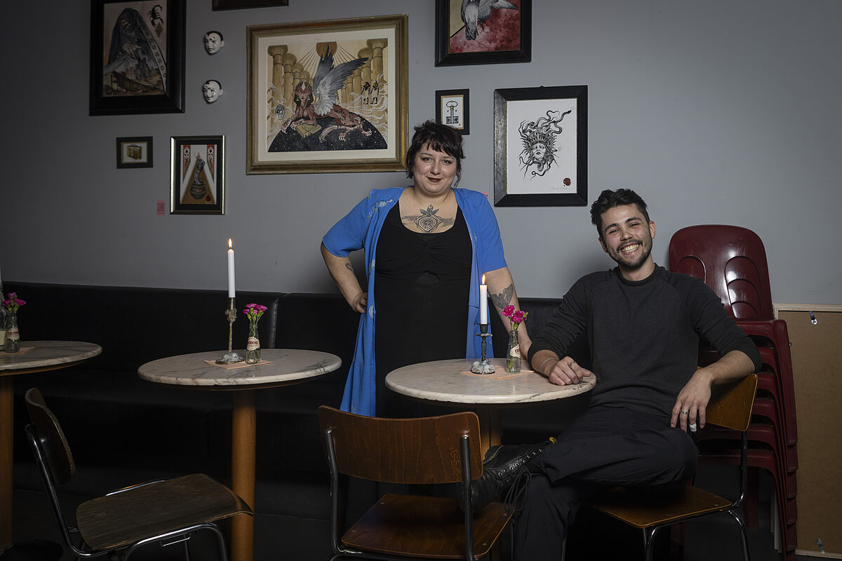   »Thymian-Paprika-Bitter kann man nicht kaufen« | Melanie Aparicio Sanchez und Fridolin Tsuneo Hellmich vom Last Word über das Cocktailhandwerk und enthauptete Barkeeper  