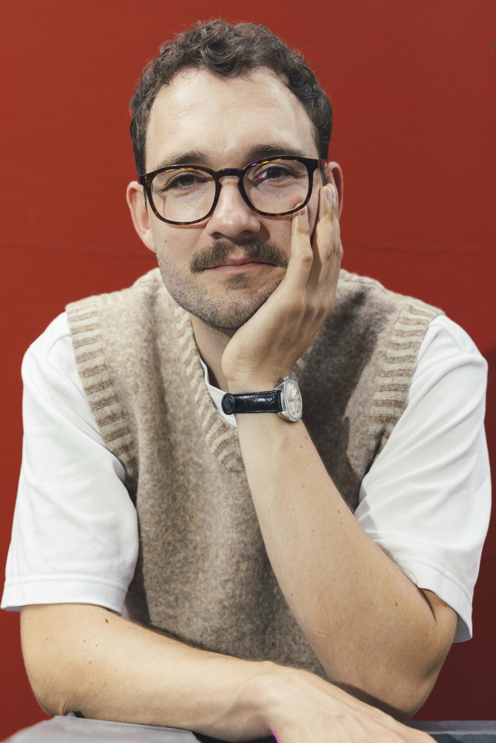 »Ich glaube, so viel ist gar nicht in die Grütze gegangen« | Autor Lukas Rietzschel über die deutsche Kleinfamilie und seinen neuen Roman »Sanditz«